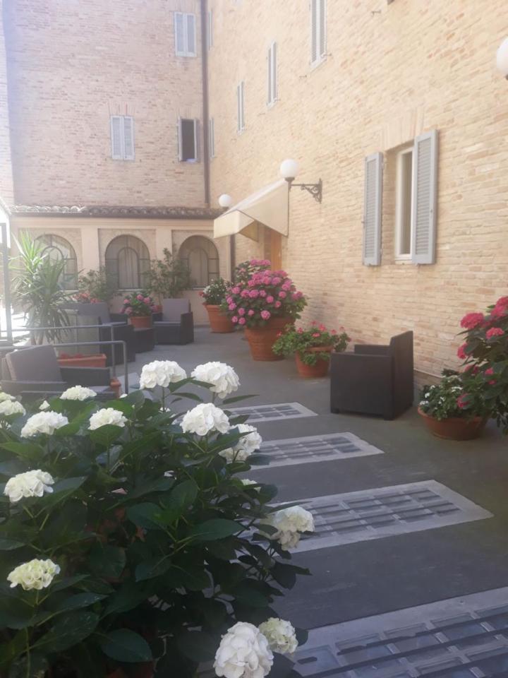 Hotel Madonna Di Loreto Exterior photo